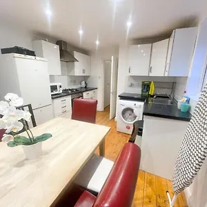 8 Balchier Road Holiday home